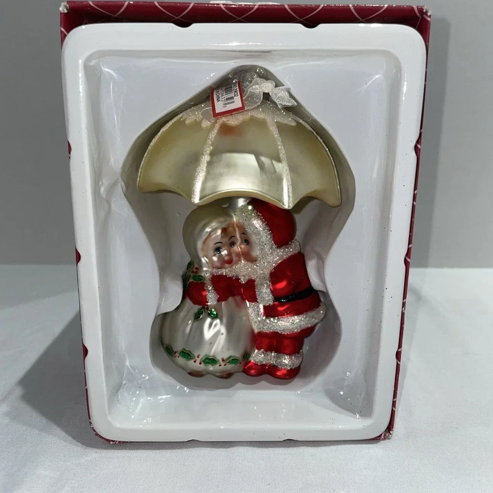 Scottish Christmas Visions of Sugarplums Santa Mrs Claus Glass Ornament 2003‎